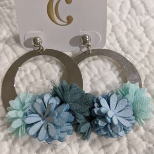 NWT floral earrings